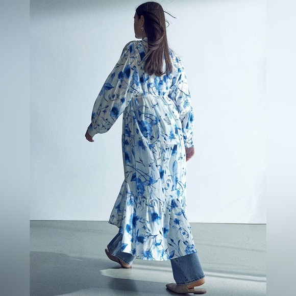 H&M OVERSIZED Crinkled Viscose Blend Dress White Blue Floral Sz large - Picture 2 of 9